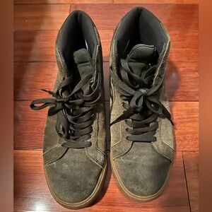NIKE Suede Army Green High-Tops Casual Street Sneakers Men’s Sz 9